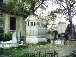 photo of Montmartre Calvaire Cemetery