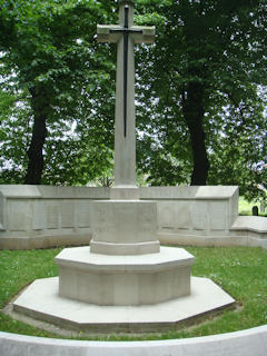 photo of West Ham Cemetery War Memorial