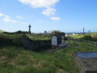 photo of Dun Chaoin Sean's burial ground