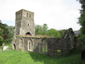 photo of St Andrew (ruin)'s Church burial ground