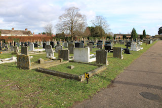 photo of London Road (section K) Cemetery