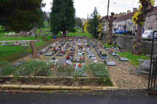 photo of Bath Road (part 3) Cemetery