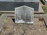 image of grave number 887745